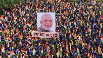 तिरंगे के साथ खिलाड़ियों ने मनाया पीएम मोदी का जन्मदिन
