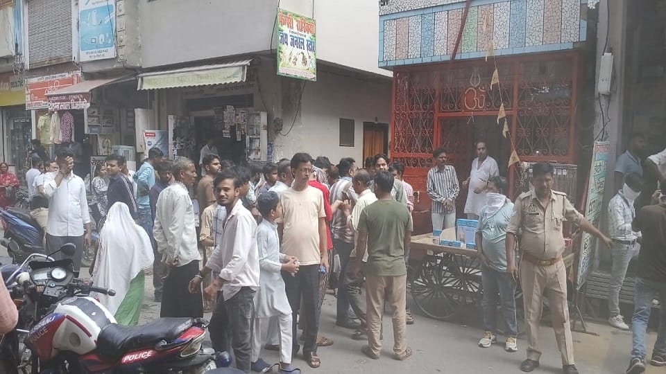 विशाल मेगा मार्ट में लगी भीषण आग