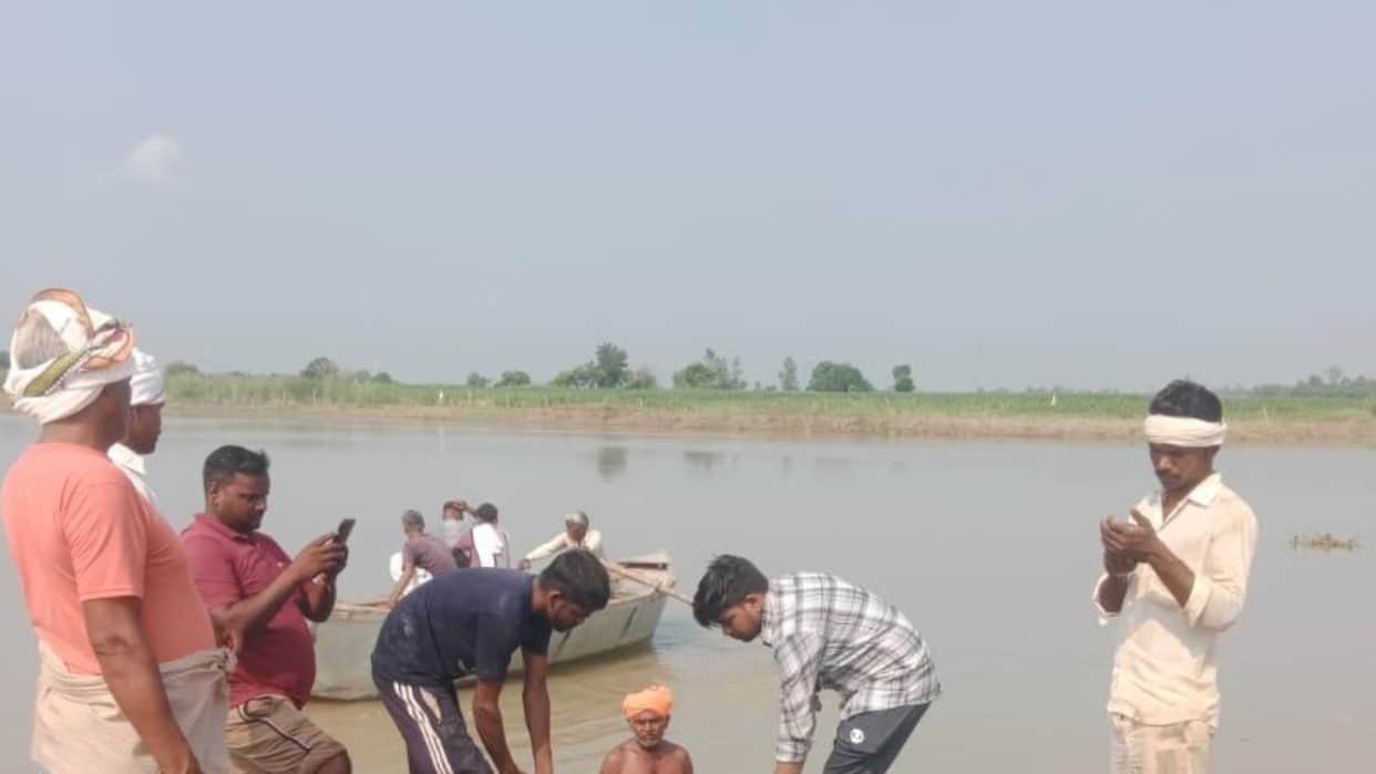 14-year-old boy dies after drowning in a pond