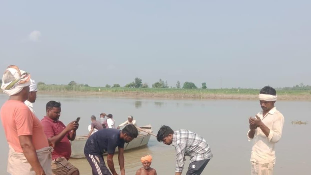 14-year-old boy dies after drowning in a pond
