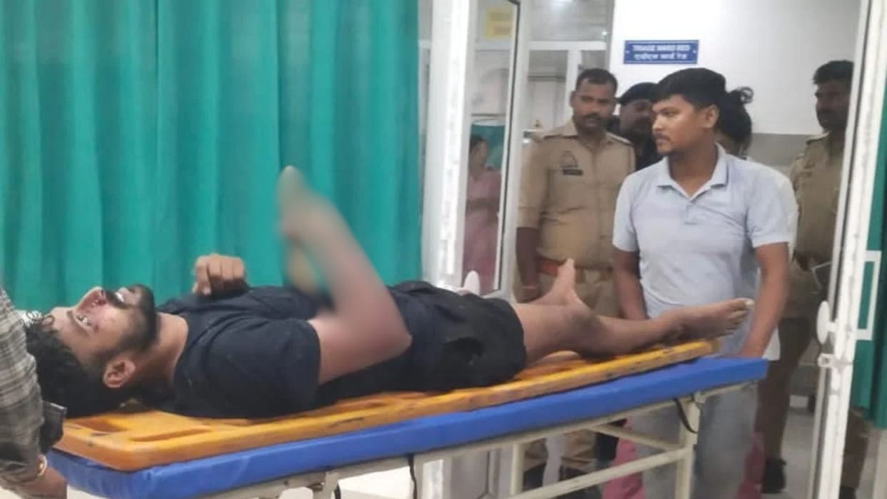 Youth rejected in Home Guard recruitment race climbs pole grabs power line and suffers burns in Jaunpur