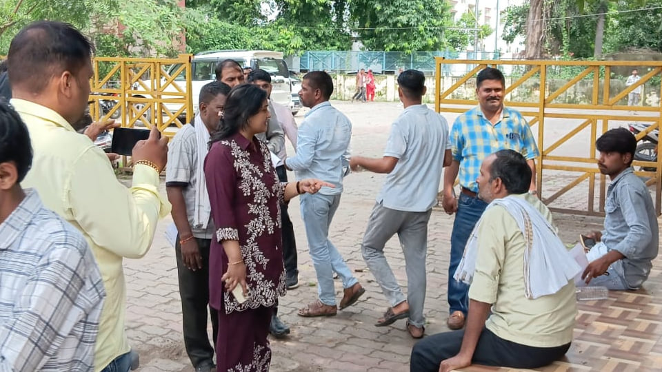 आरटीओ में चला चेकिंग अभियान