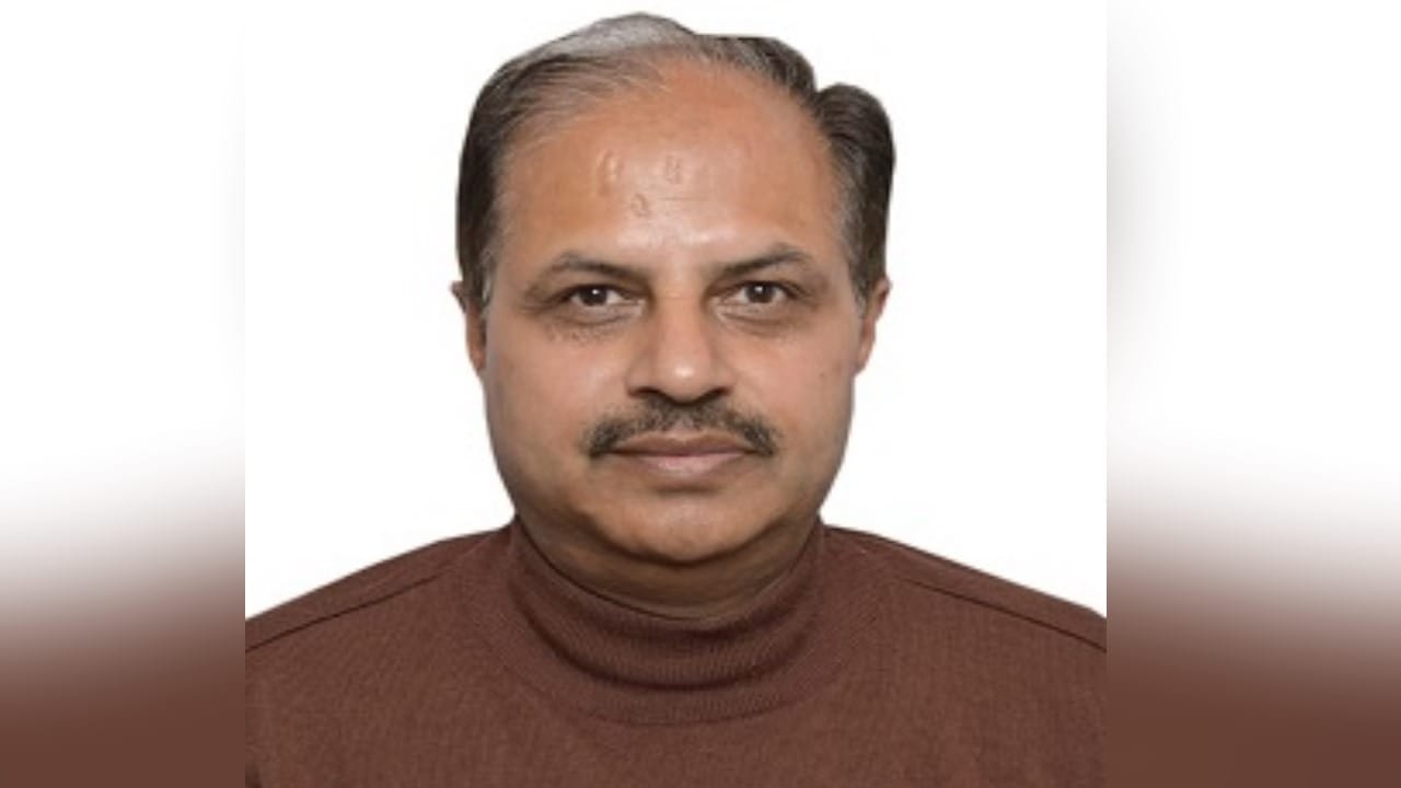 स्कूल शिक्षा निदेशक आशीष कोहली।