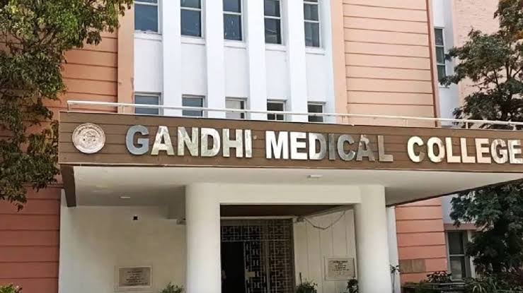 मेडिकल कॉलेजों में बदली मेस की व्यवस्था: वेज-नॉनवेज के लिए अलग किचन, धार्मिक भावनाओं का रखा जाएगा ध्यान