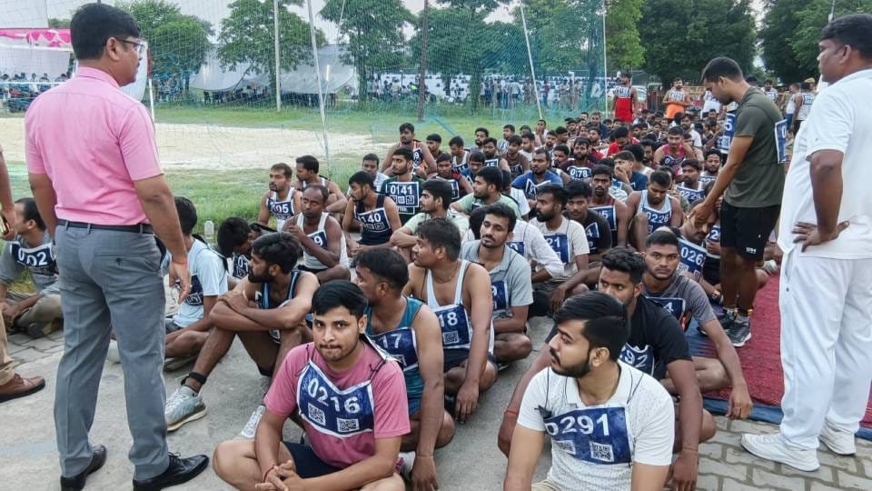 One thousand candidates ran for Home Guard recruitment in Ayodhya one suffered leg fracture
