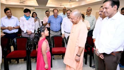 CM Yogi [visited] the charitable blood bank run by IMA Gorakhpur.