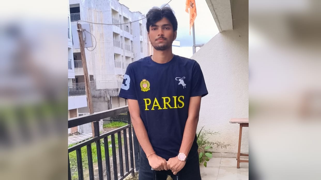 Student on his way to enroll at AIIMS Raebareli falls from Ganga Gomti Express