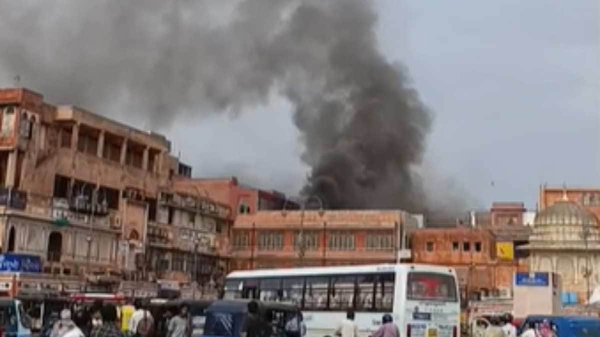 Massive Fire Breaks Out in Jaipur’s Tripolia Bazaar, Over 20 Shops Gutted