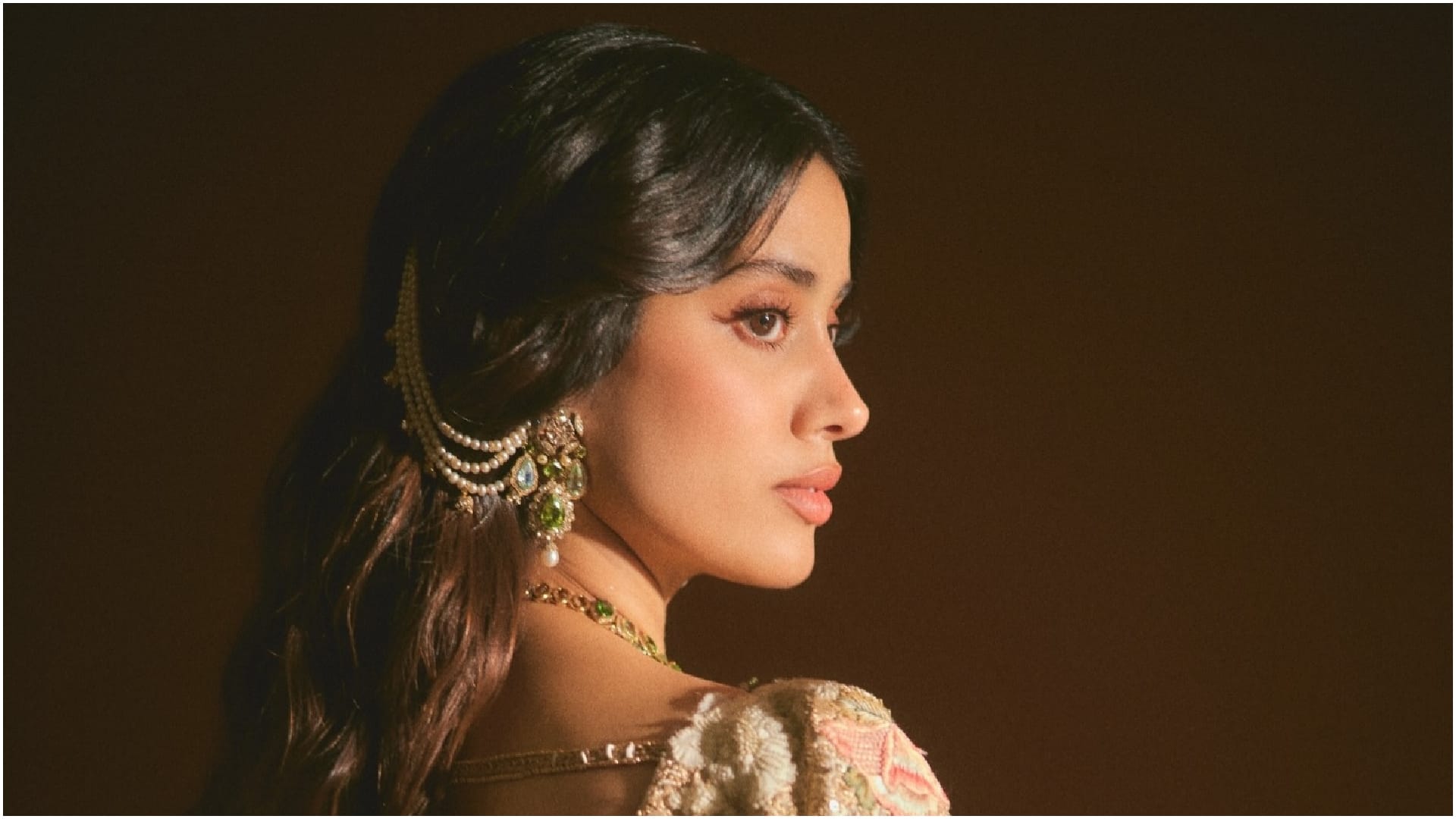 How To Style Kaan Chain Earrings With Saree, Lehenga And Traditional Outfits