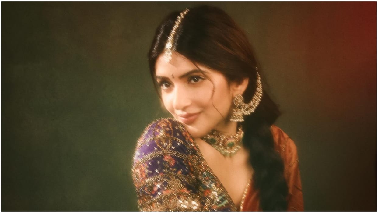 How To Style Kaan Chain Earrings With Saree, Lehenga And Traditional Outfits