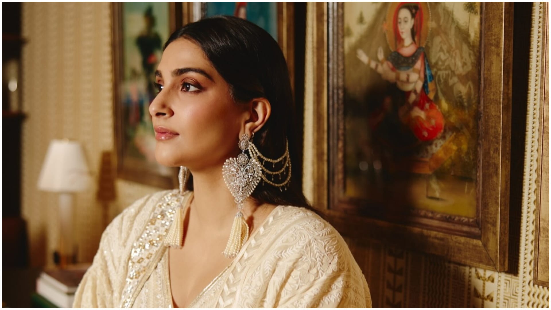 How To Style Kaan Chain Earrings With Saree, Lehenga And Traditional Outfits