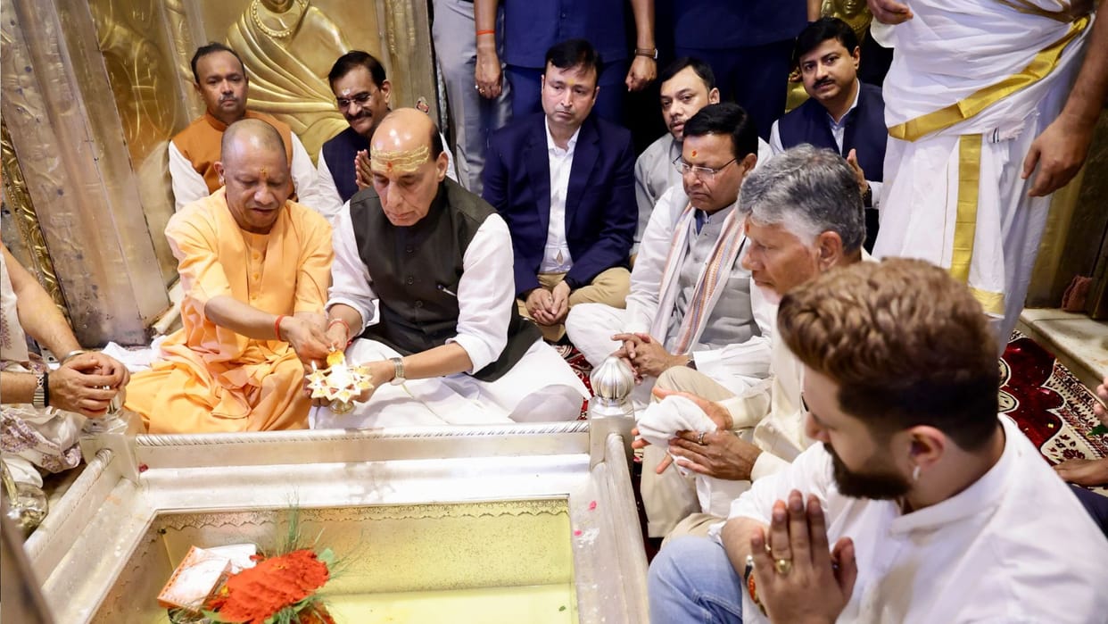 pm modi birthday Special prayers at Kashi Vishwanath Dham by CM Yogi and Rajnath singh chirag Paswan Nayadu