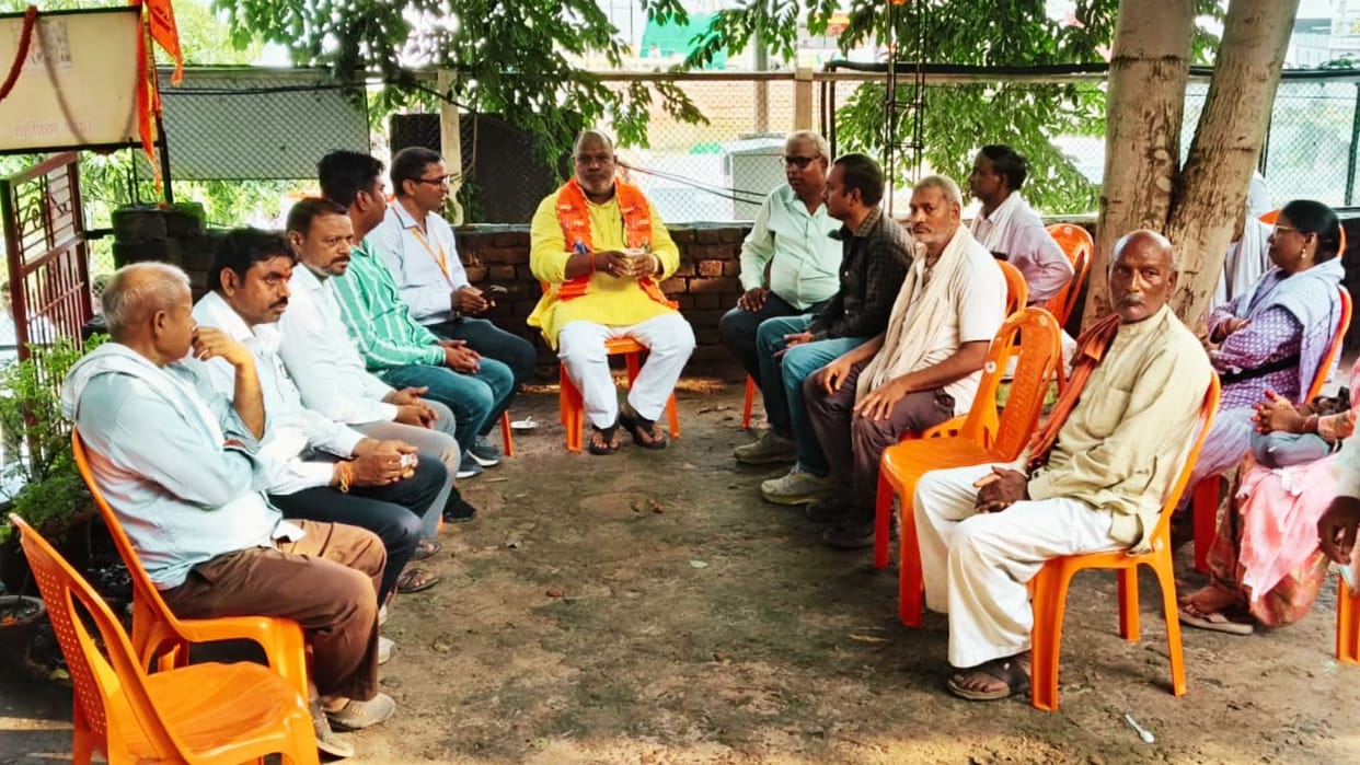 Varanasi Hansraj Vishwakarma visited ancient Panchmukhi Shri Vishwakarma Temple and paid his respects