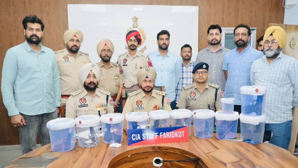 Arms smuggling racket busted in Faridkot Three arrested with 10 pistols