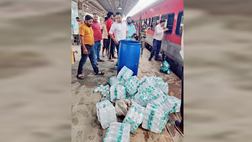Kanpur: 480 bottles of unauthorized water and three vendors seized at Central Railway Station