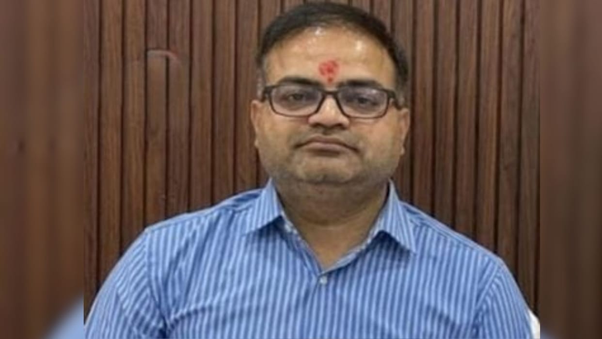 Kashi Vishwanath Temple new CEO Satyam Mishra appointed CM Yogi had previously honored him for mahakumbh