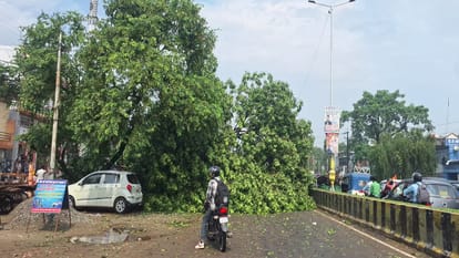 Four killed in wall collapse due to havoc caused by storm and rain in Bareilly