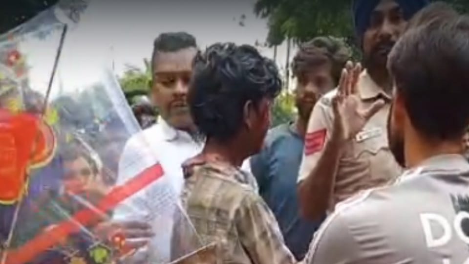 माैके पर पहुंची पुलिस
