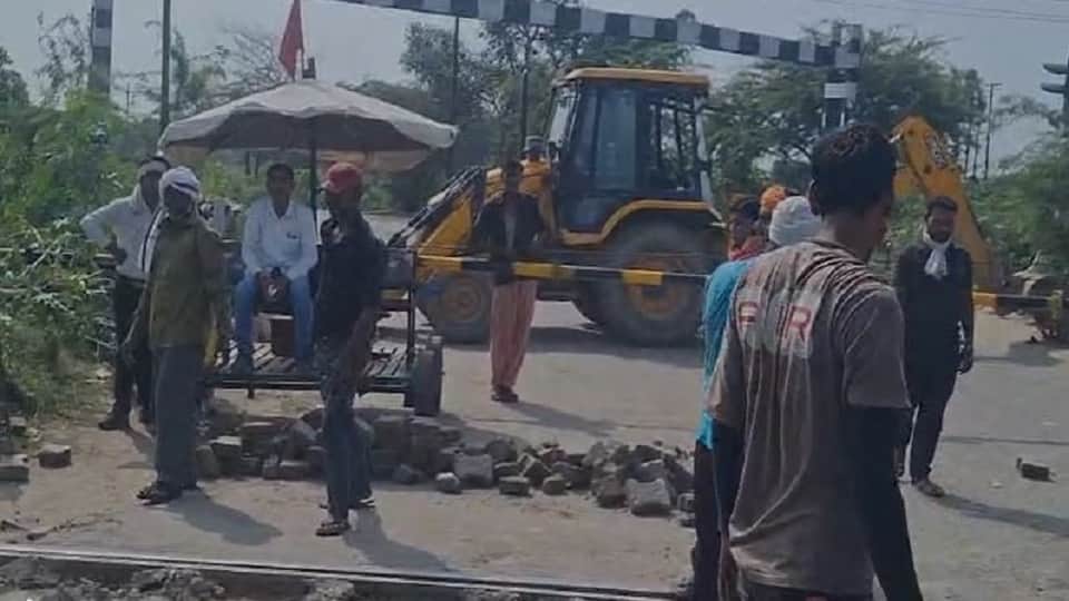 Etah GT Road gate closed for two days