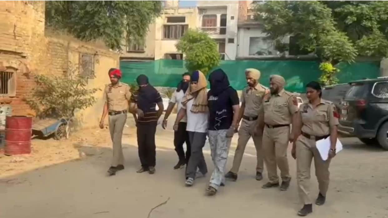 Police arrested five miscreants with weapons in Nihal Singh Wala
