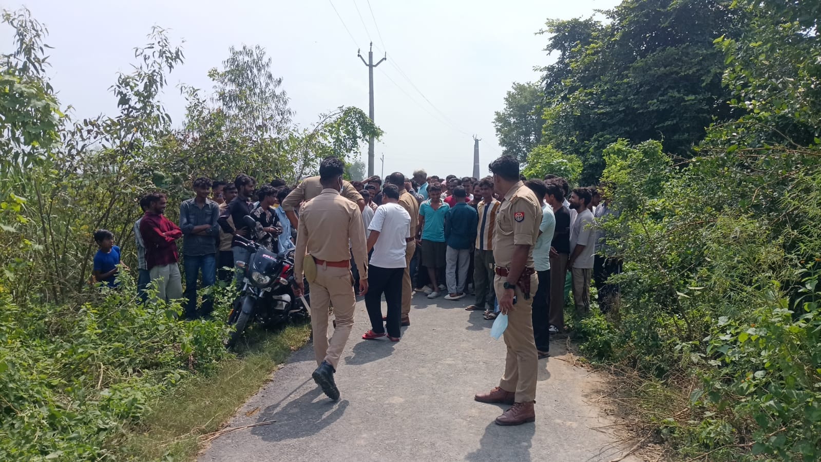 woman killed husband in collusion with lover dead body hide in bushes In Bareilly