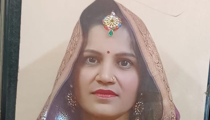 Kanpur Husband beats wife while intoxicated woman found hanging the next morning
