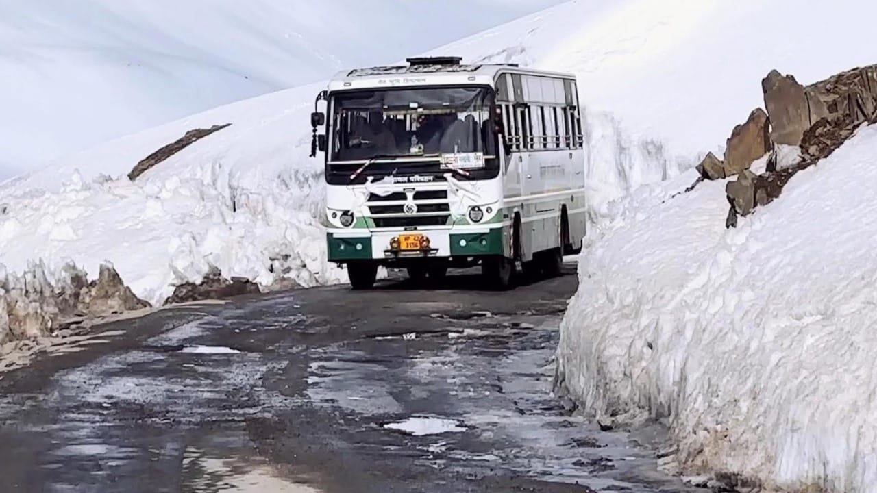 दिल्ली-लेह एचआरटीसी बस सेवा बंद।