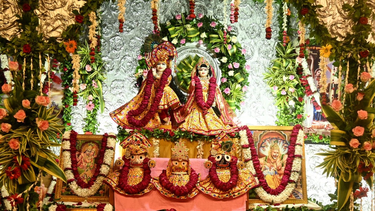 Radhashtami prayers ISKCON temple Radha-Rani swung cradle Gopal temple Mangal Darshan