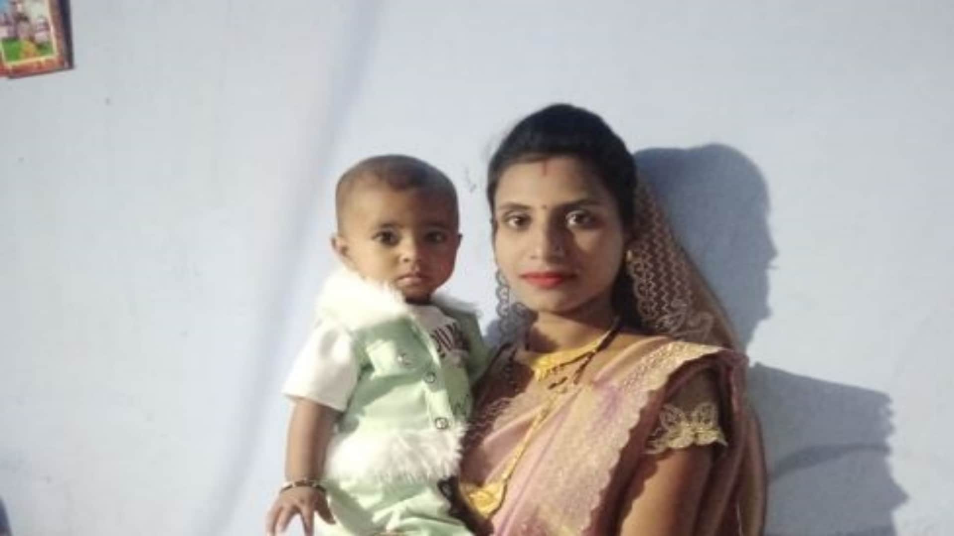 15 महीने के मासूम को लेकर मां ने किया आत्मदाह