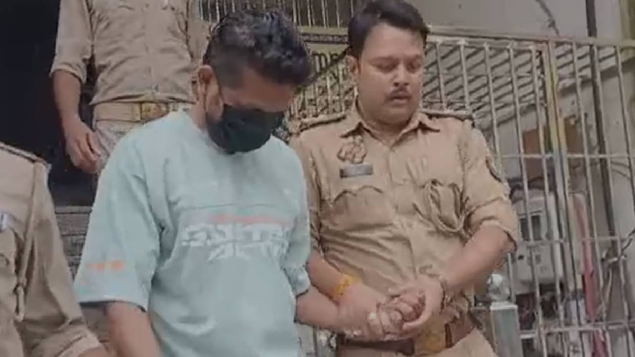 UP: Cyber fraud call center busted in Lucknow; 16 people, including 4 women, detained; they used to target A