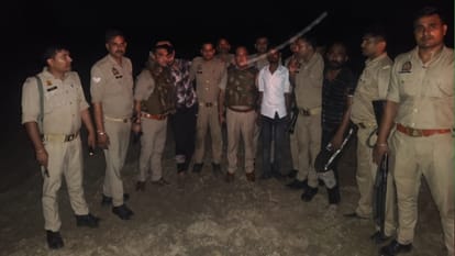 पुलिस गिरफ्त में बदमाश