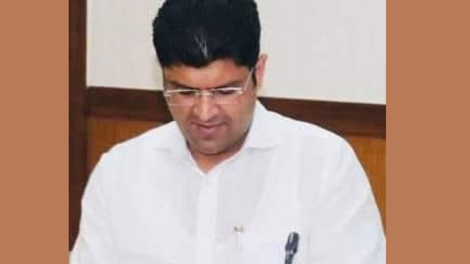 पूर्व उपमुख्यमंत्री दुष्यंत चौटाला