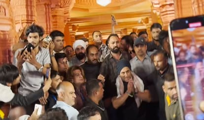 Salman Khan Visit Ashish Shelar Residence During Ganpati Stop Security From Pushing Child