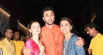 Ranbir Kapoor treats paps to sweets Alia Bhatt Raha and Neetu Kapoor joins Ganpati visarjan