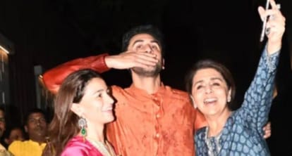 Ranbir Kapoor treats paps to sweets Alia Bhatt Raha and Neetu Kapoor joins Ganpati visarjan