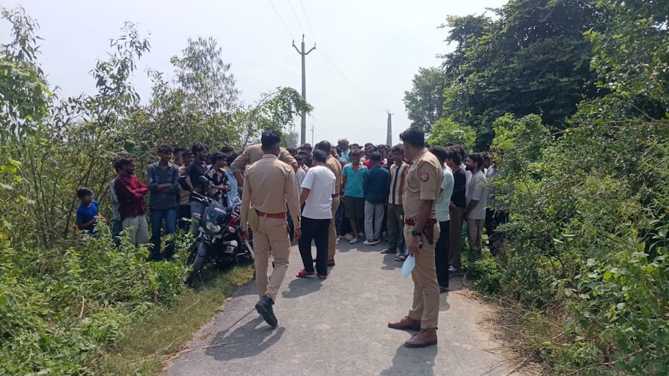 woman her lover to murder her husband and dumped body in bushes In Bareilly