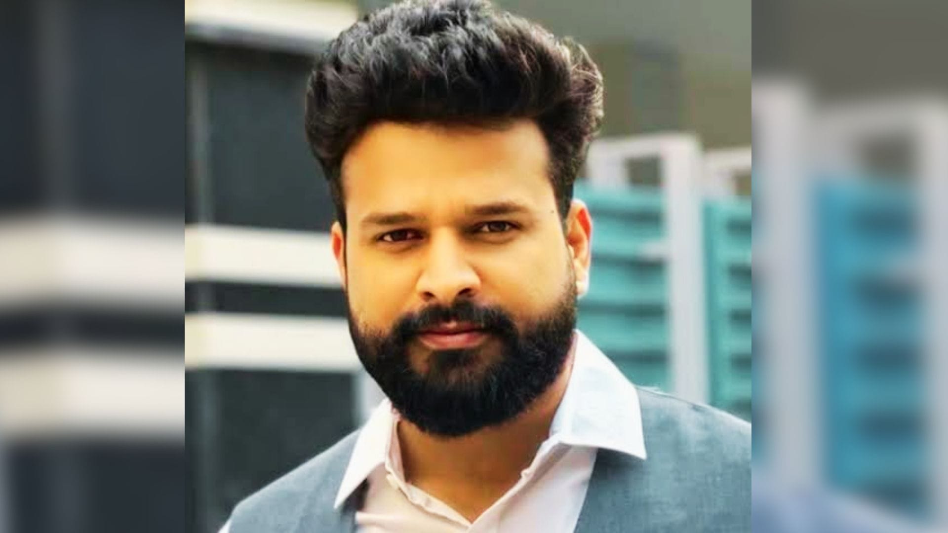 भोजपुरी गायक रितेश रंजन से 10 लाख की रंगदारी मांगने का आरोप।