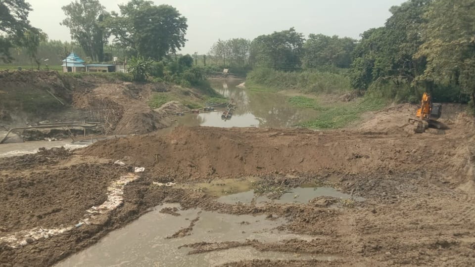 Bhakra Dam leak: Efforts underway to stem water flow, mud wall ready