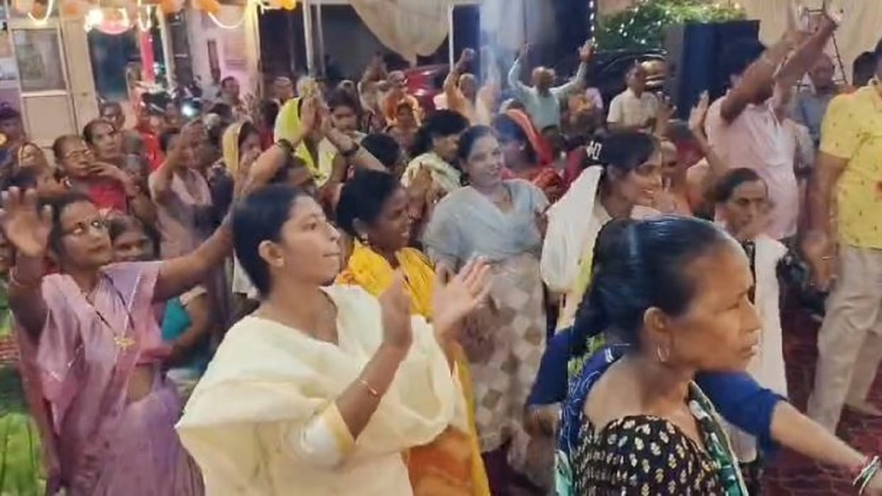 wave of devotional songs swept through the Ganesh Mahotsav at Khirnibagh in Shahjahanpur