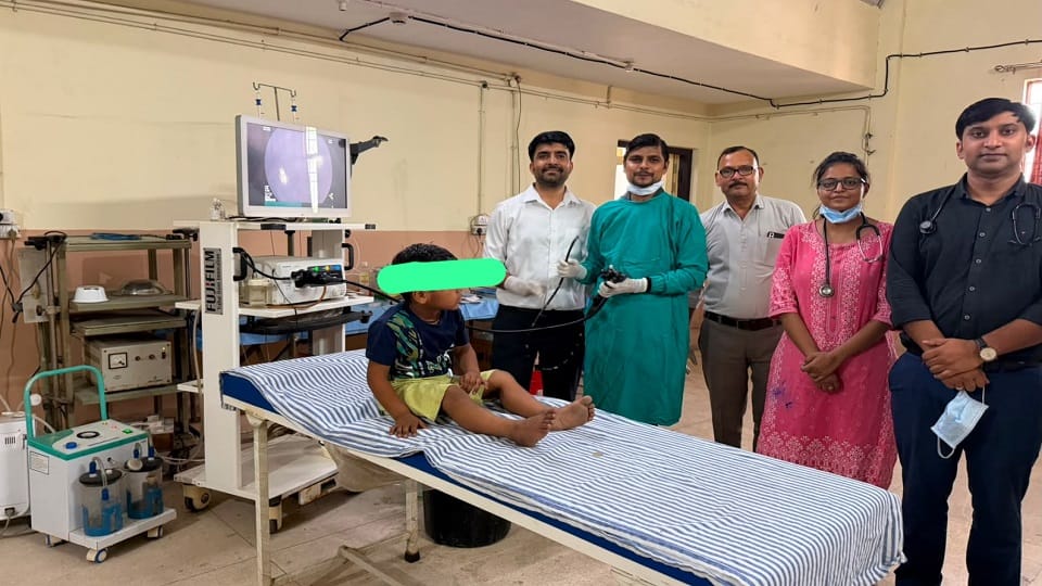 Five-rupee coin stuck in four-year-old child throat