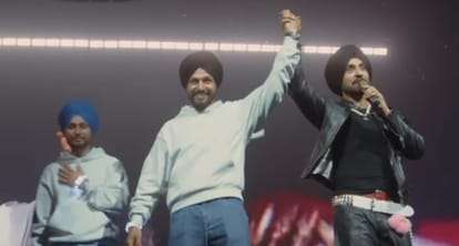 Diljit Dosanjh bows down to fans at Wembley gifts them for attending his concert users praise
