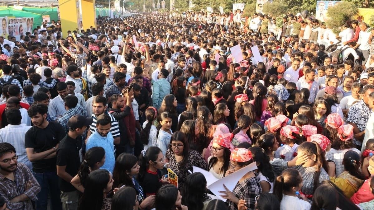 indore-youth-gather-in-huge-numbers-for-rahul-gandhi-student-event
