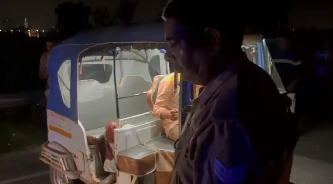 Kanpur E rickshaw collides with dumper near NRI City driver in critical condition wife and child also injured