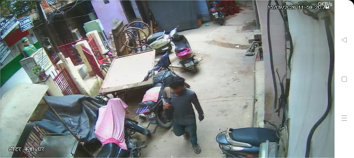 Kanpur 76 lakh theft at bullion traders home 30 kg of silver and cash stolen after opening locker