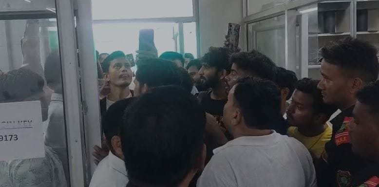 SSC Exam: Internet Outage Delays First Shift, Chaos Erupts at Khandari Campus in Agra UP