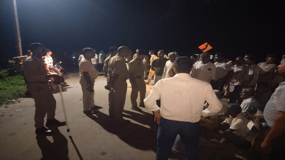 Motorcyclist shot in Agra critically injured