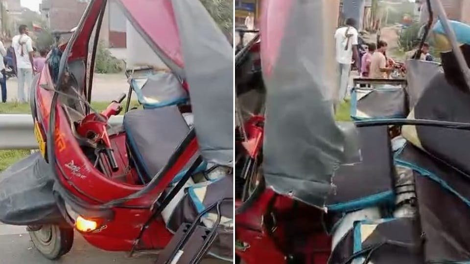 Unknown Vehicle Hits Tempo Near Akbarpur Bridge, Woman Dies and 13 Injured in Chhata