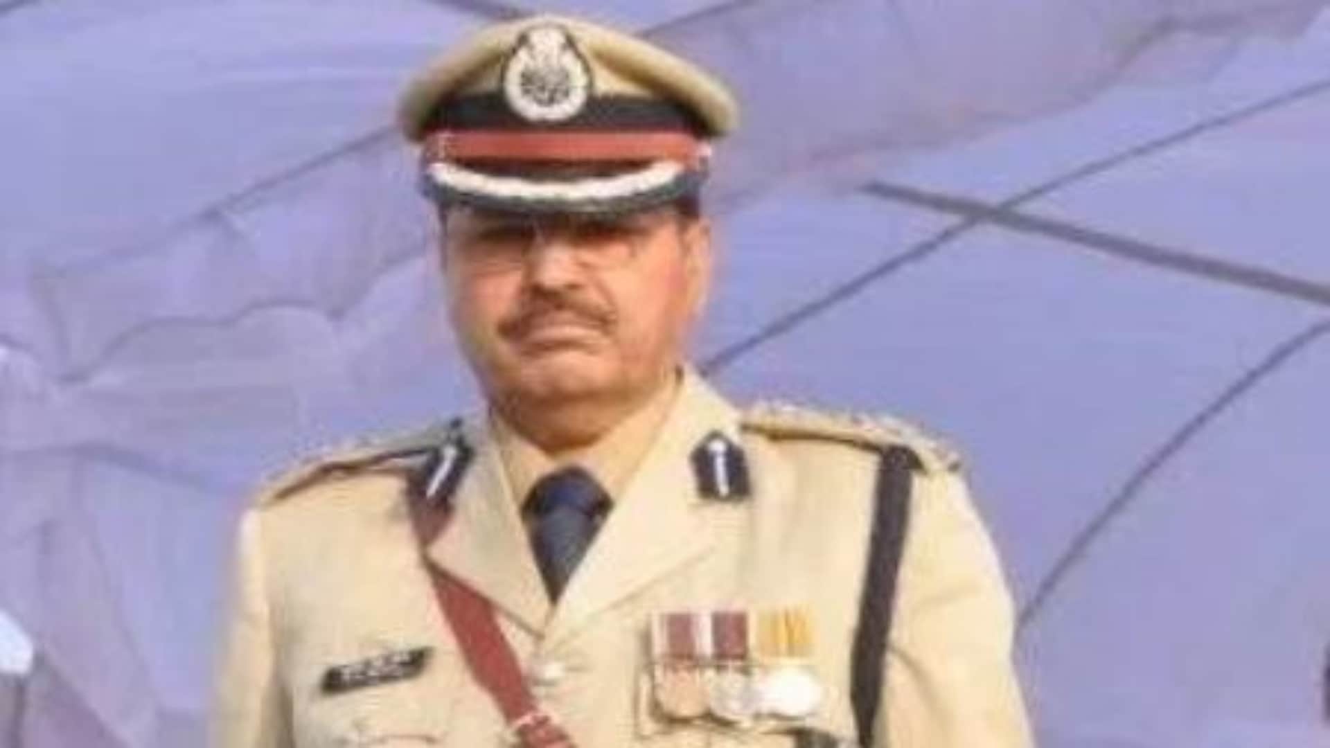 रिटायर्ड आईपीएस पर फर्जी जाति प्रमाण पत्र मामले में एफआईआर