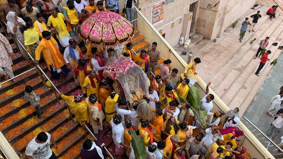 Radharani was seated under white canopy at Ladliji Temple in Barsana on ocassion of radhashtami