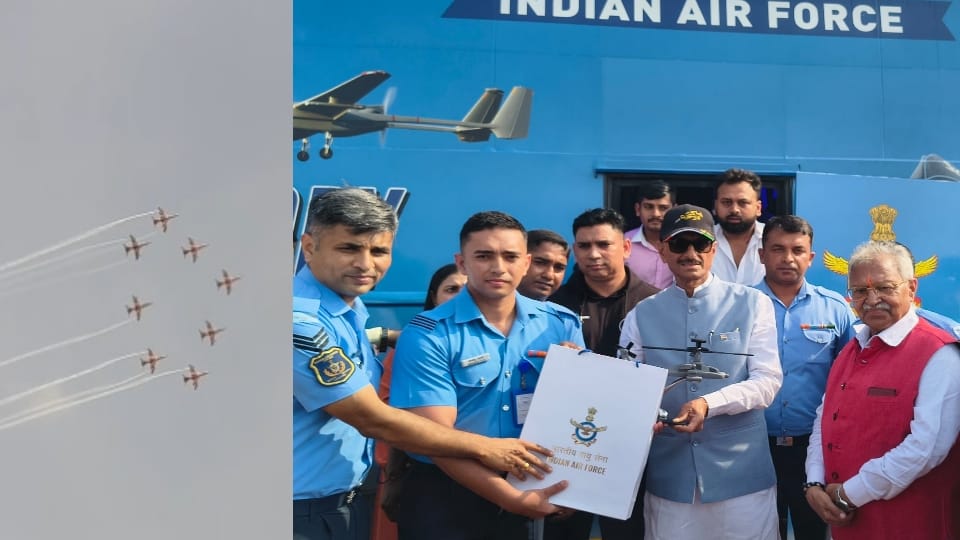 Meerut: Indian Air Force daredevils performed stunts with nine aircraft, painting the Tricolour